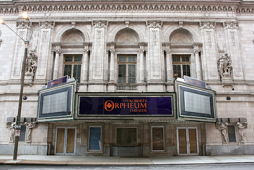 Gedung Theater Roberts Orpheum